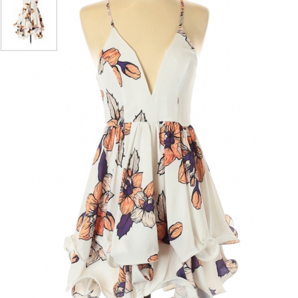 Selfie Leslie dress
